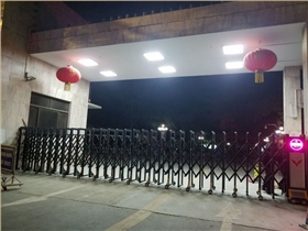 華捷盛智能為河南農業(yè)大學量身定制電動伸縮門