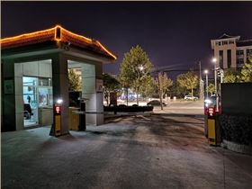 登封市煙草局采用華捷盛電動伸縮門現(xiàn)場圖從里看