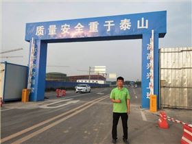 電動伸縮門應(yīng)用于河南六建