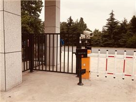 車牌識(shí)別道閘-河南通和高速養(yǎng)護(hù)站