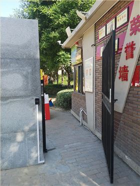 定制小門-中牟縣平安路學(xué)校