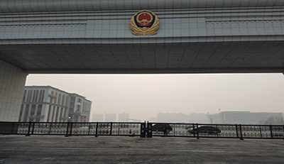河南警察學(xué)校采用華捷盛智能分段平移門