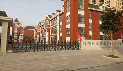 中牟縣第三初級中學(xué)采用華捷盛智能電動伸縮門