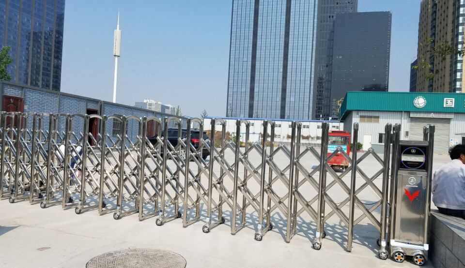 鄭州博學路場站采用華捷盛智能伸縮門