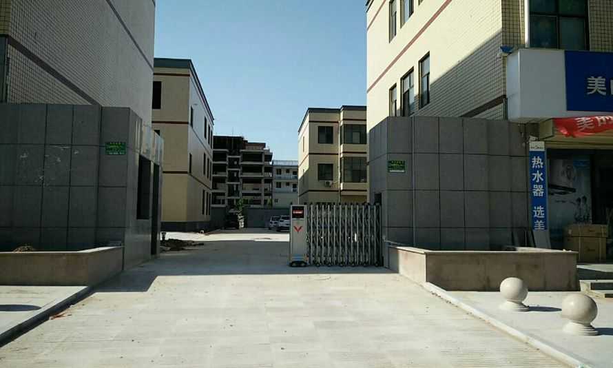 鄭州華捷盛智能電動(dòng)伸縮門為新密市九都男裝量身定制