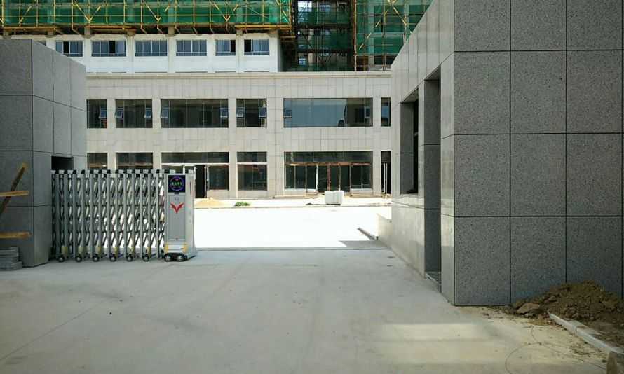 新密市九都男裝電動(dòng)伸縮門890