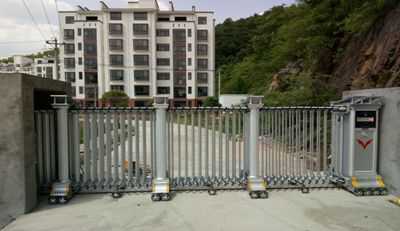 平頂山市堯山玫瑰實(shí)業(yè)有限公司采用華捷盛智能電動(dòng)伸縮門