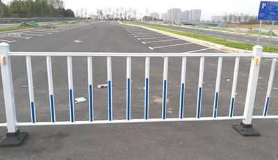 熱烈慶賀新鄭雙鶴湖公園采用華捷盛智能護(hù)欄