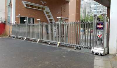 熱烈慶賀港灣路小學采用華捷盛智能伸縮門