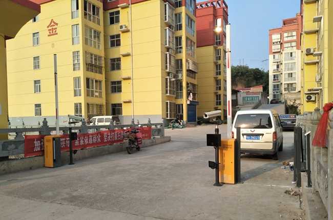 慶祝金橋小區(qū)采用[華捷盛智能]車牌識別系統(tǒng)