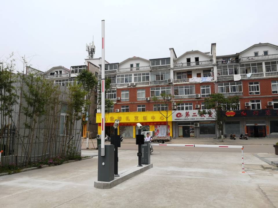 那么選擇自動(dòng)道閘系統(tǒng)有哪些事項(xiàng)需要重點(diǎn)考慮呢