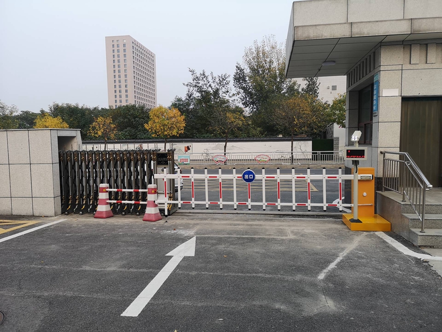 識(shí)別率高的車牌識(shí)別系統(tǒng)